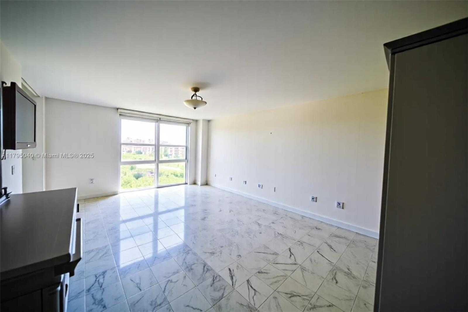 Small Image of 445 GRAND BAY DR #802, Key Biscayne Number 5