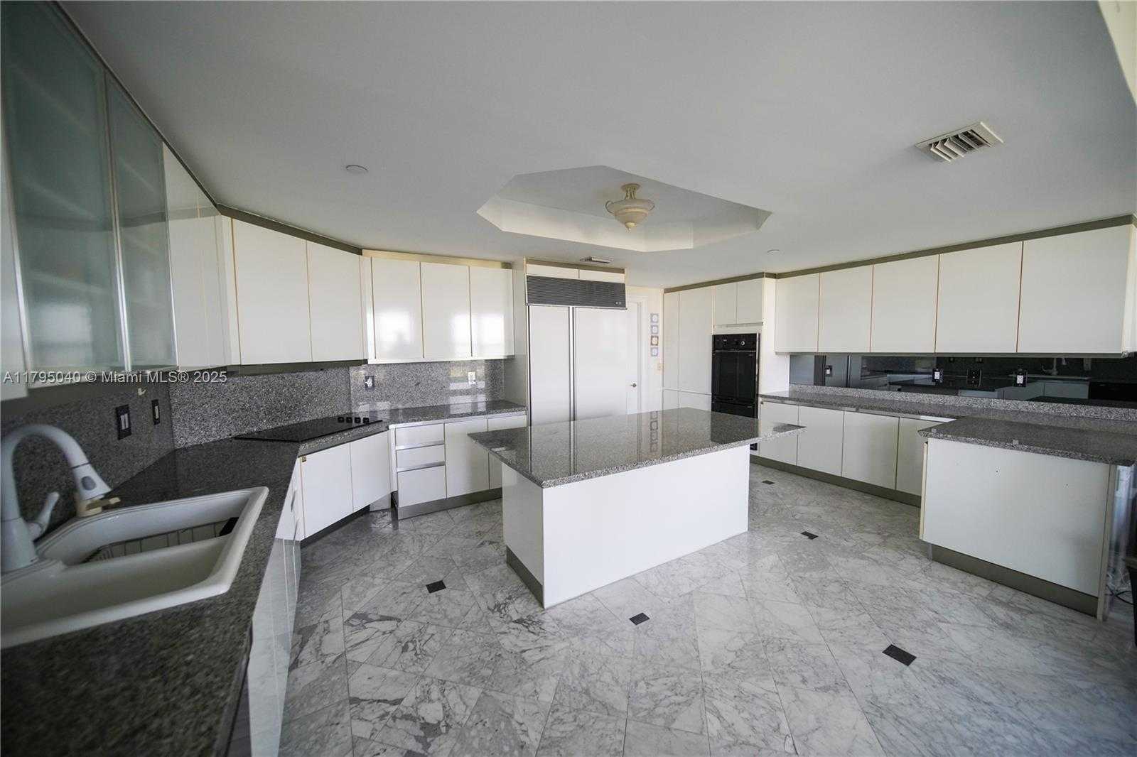 Small Image of 445 GRAND BAY DR #802, Key Biscayne Number 8