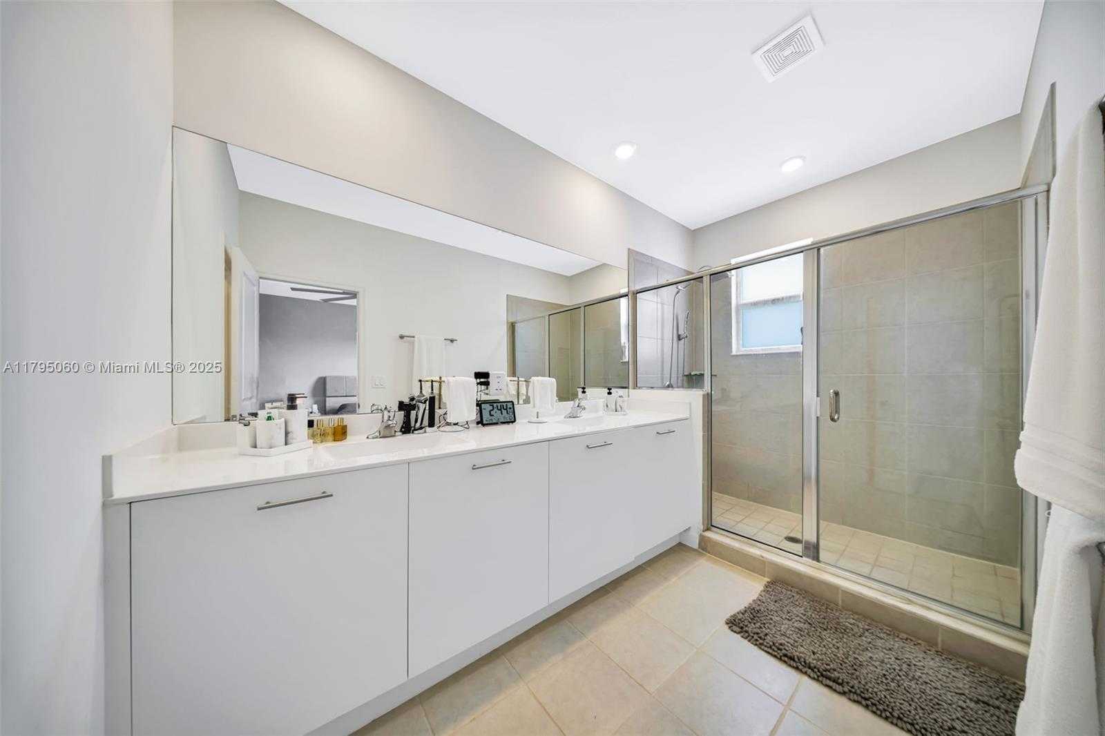 Small Image of 12656 NORTH WEST 22ND PL, Miami Number 16
