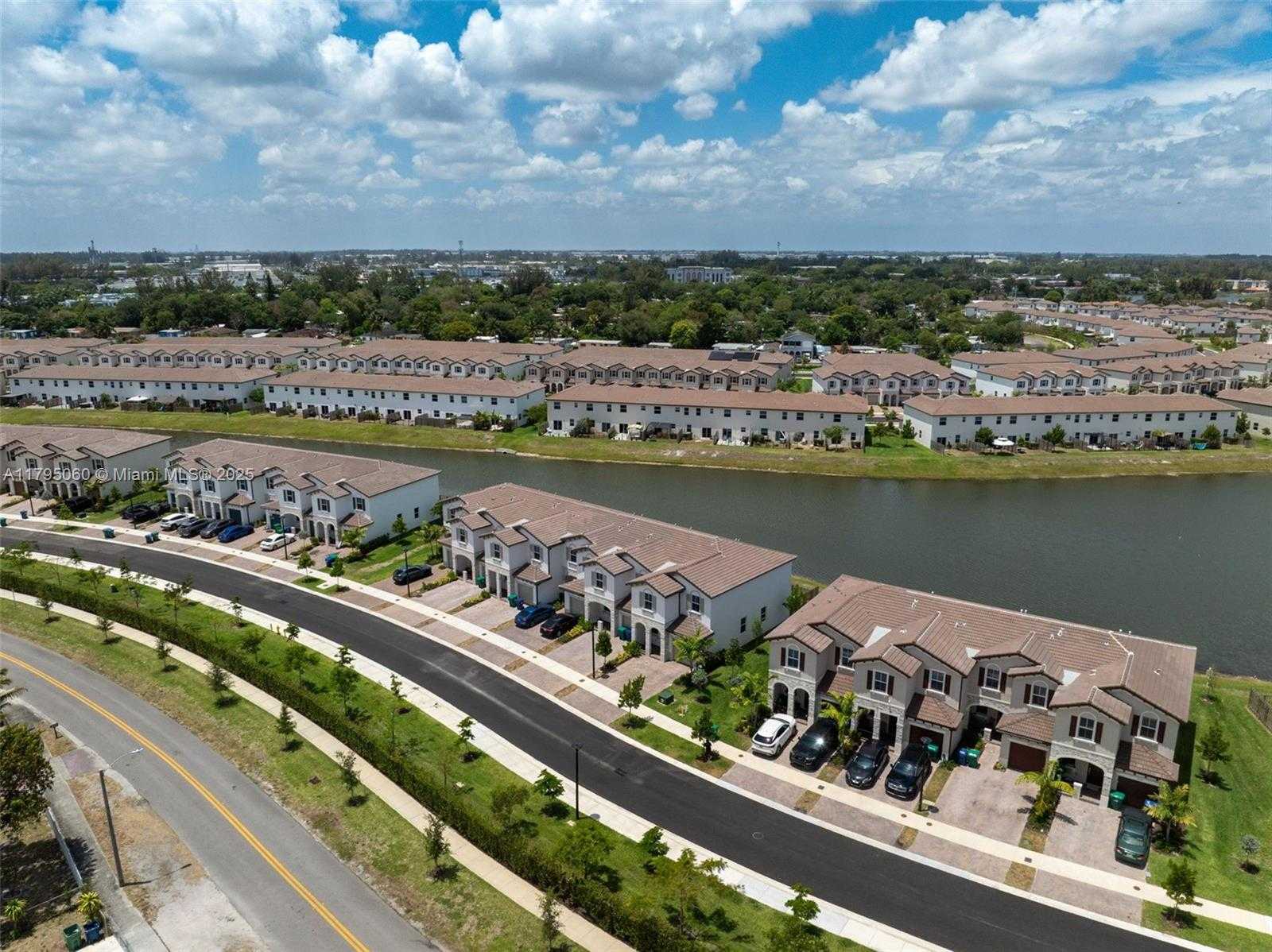 Small Image of 12656 NORTH WEST 22ND PL, Miami Number 35