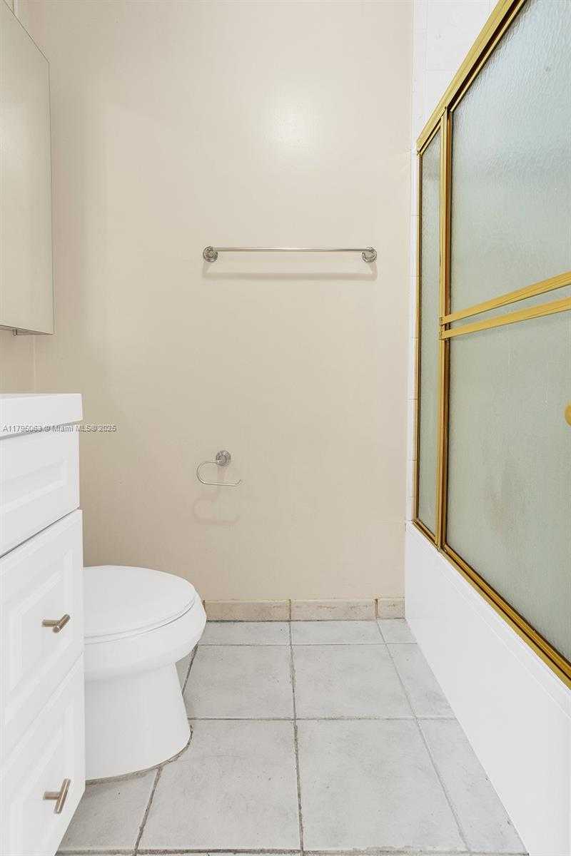 Small Image of 12424 SOUTH WEST 10TH TER, Miami Number 25