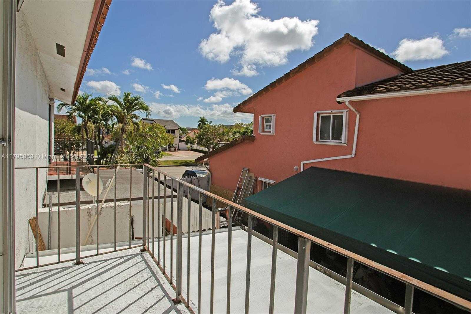 Small Image of 12424 SOUTH WEST 10TH TER, Miami Number 27