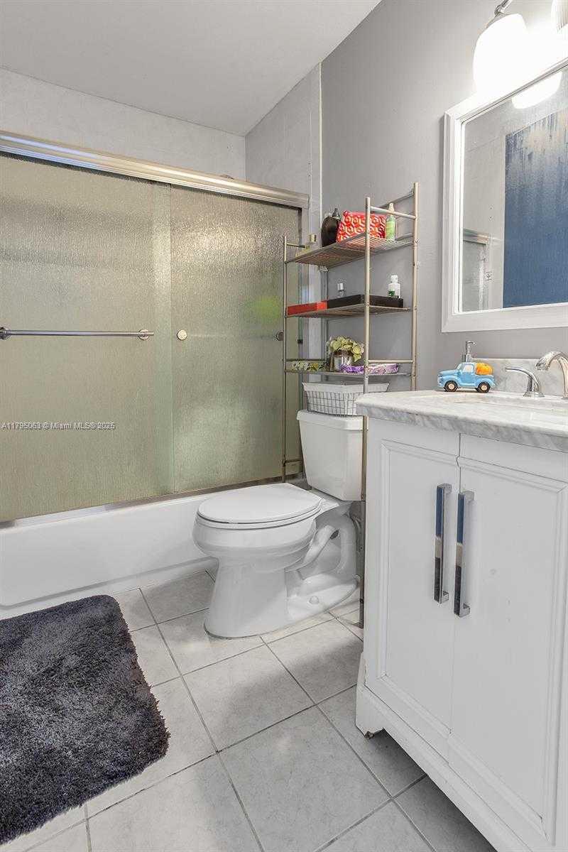 Small Image of 12424 SOUTH WEST 10TH TER, Miami Number 30