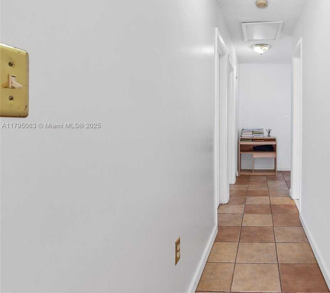 Small Image of 12424 SOUTH WEST 10TH TER, Miami Number 32