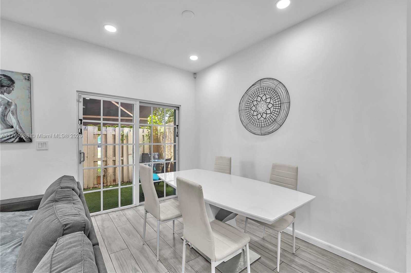 Small Image of 2307 WASHINGTON ST #5, Hollywood Number 11
