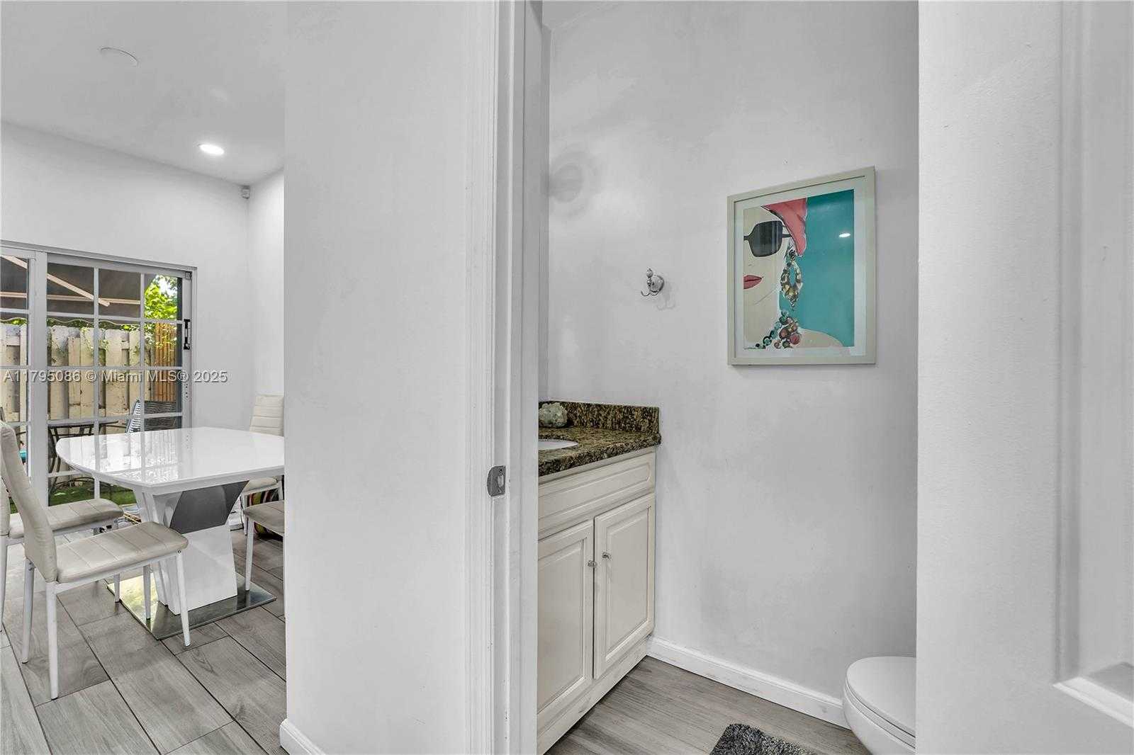 Small Image of 2307 WASHINGTON ST #5, Hollywood Number 13