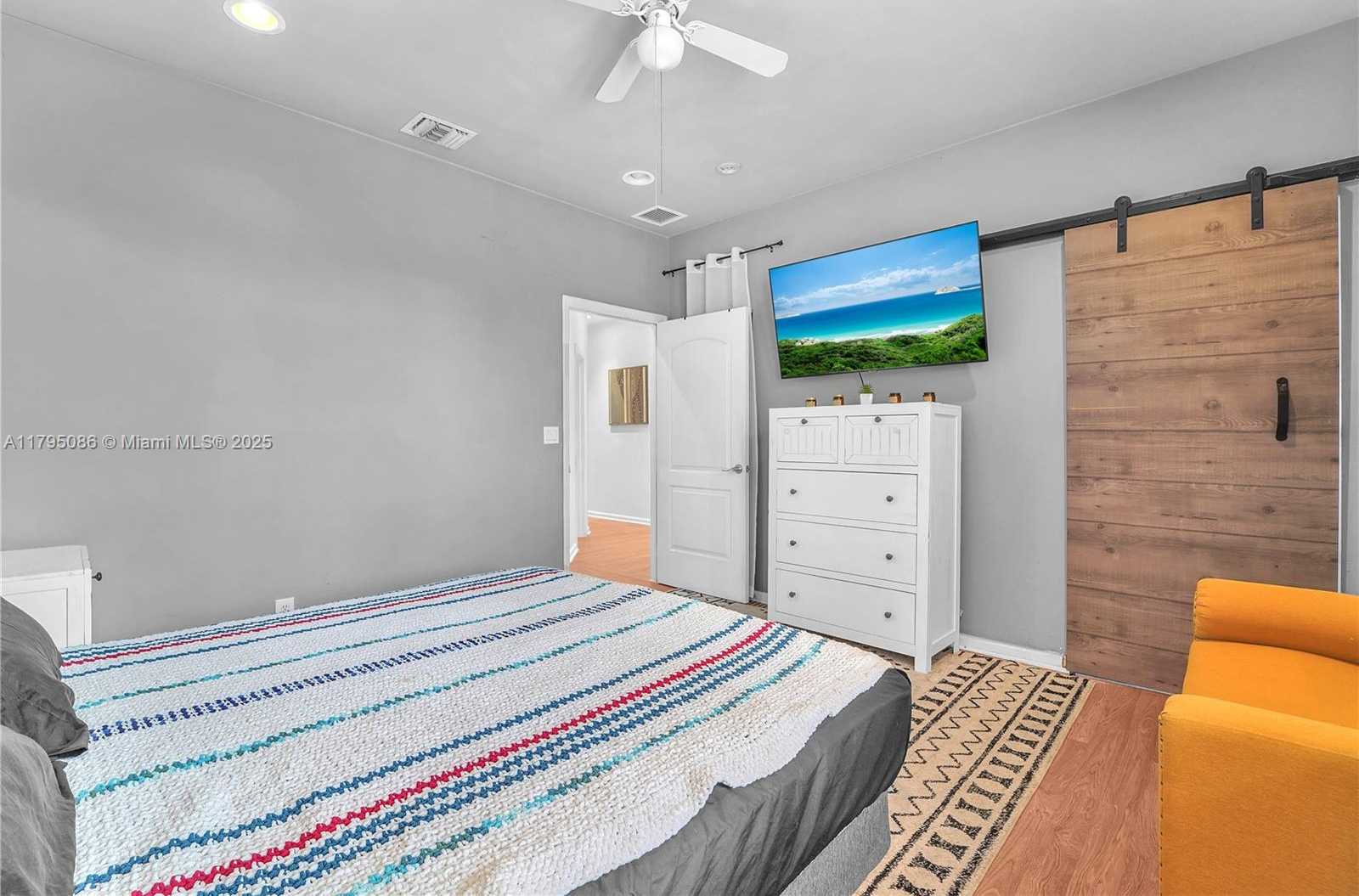 Small Image of 2307 WASHINGTON ST #5, Hollywood Number 17
