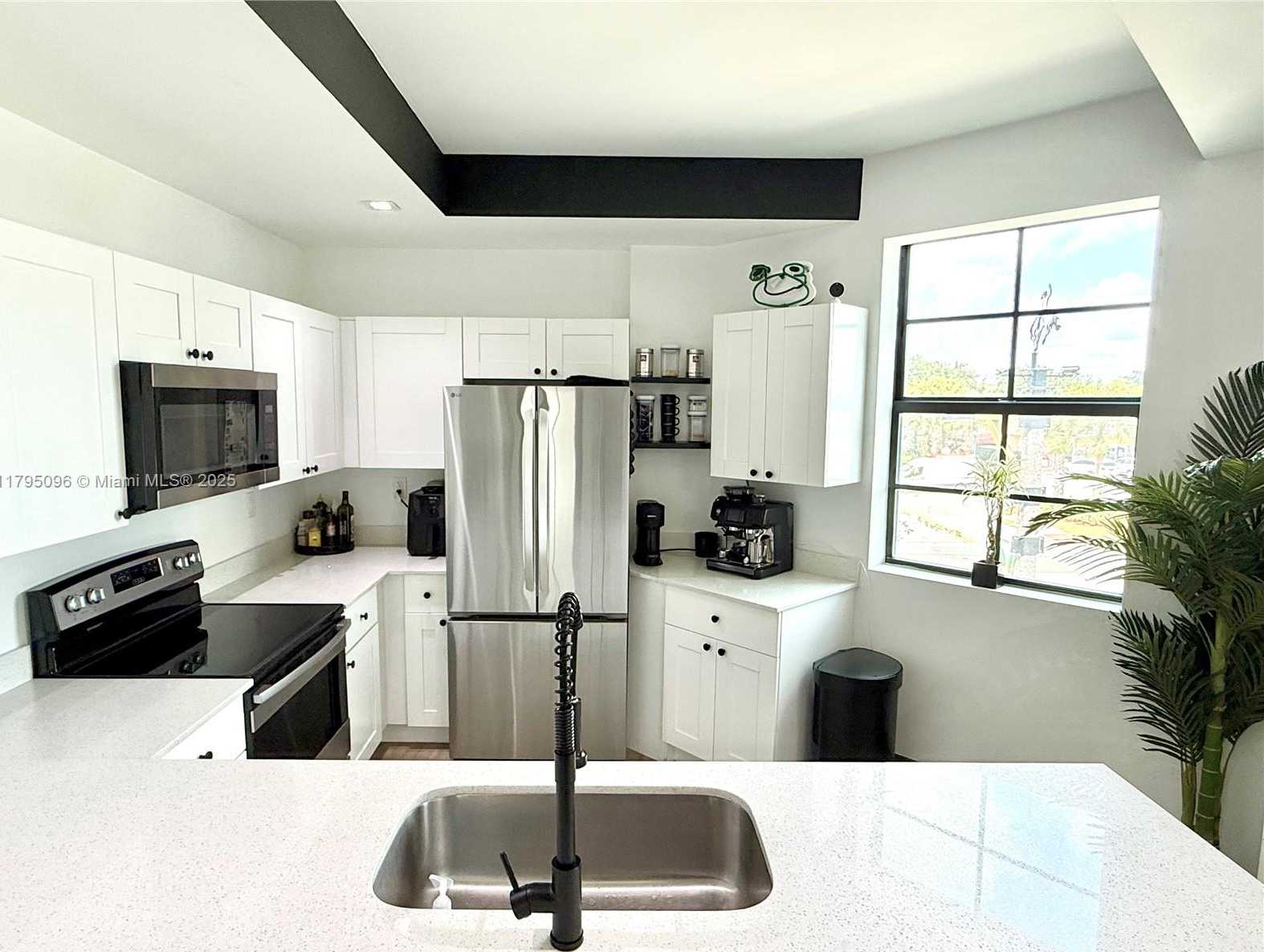 Small Image of 4100 SOUTH WEST 64TH AVE #203, Davie Number 4