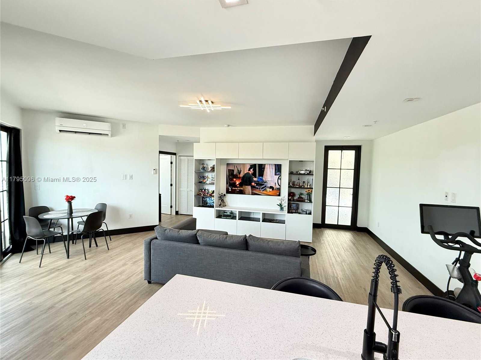Small Image of 4100 SOUTH WEST 64TH AVE #203, Davie Number 8
