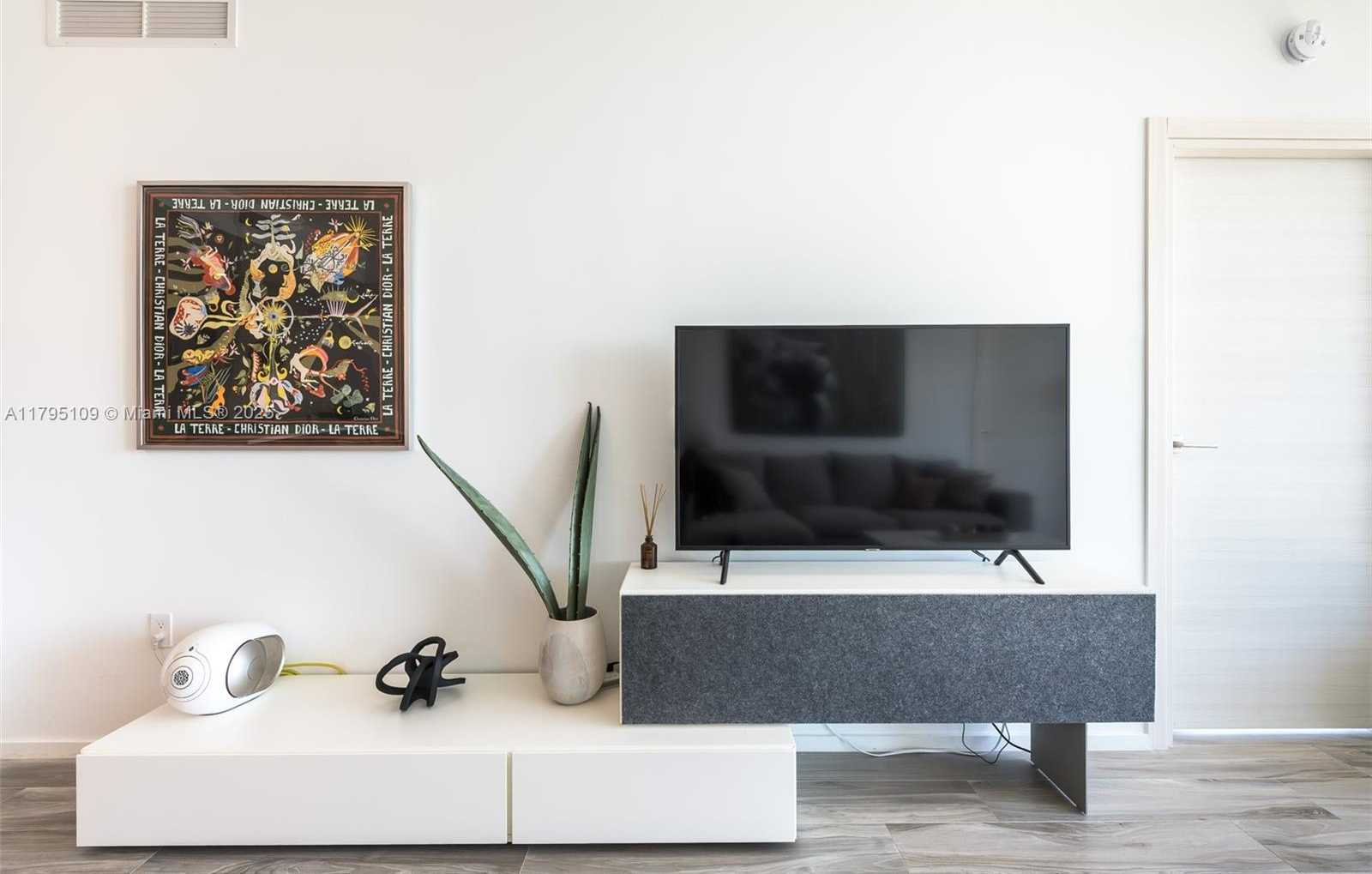 Small Image of 801 SOUTH MIAMI AVE #4302, Miami Number 25