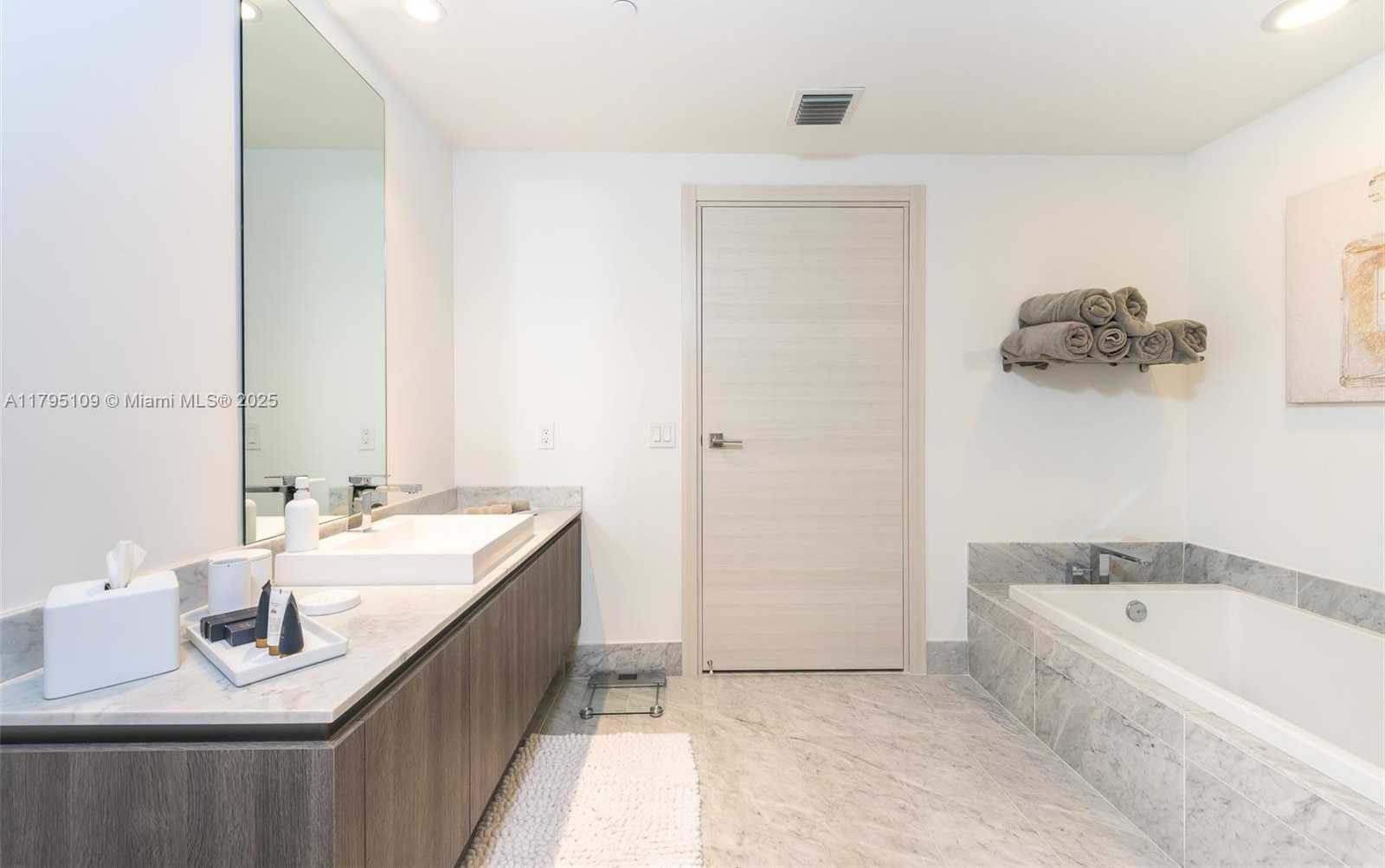 Small Image of 801 SOUTH MIAMI AVE #4302, Miami Number 38