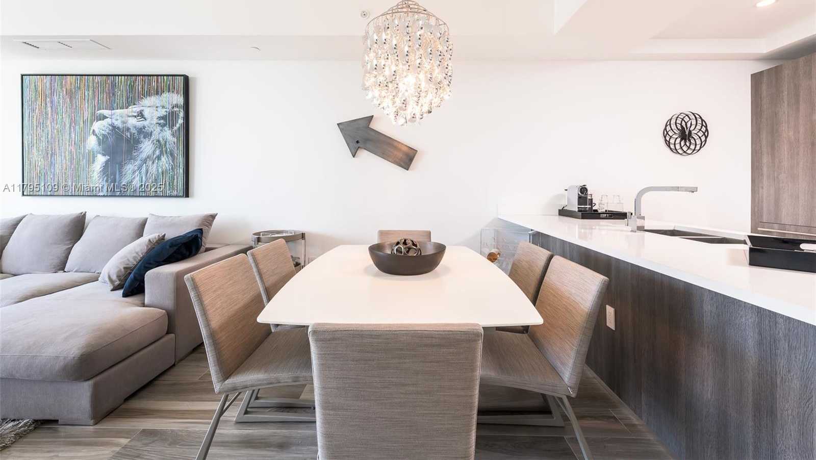 Small Image of 801 SOUTH MIAMI AVE #4302, Miami Number 4