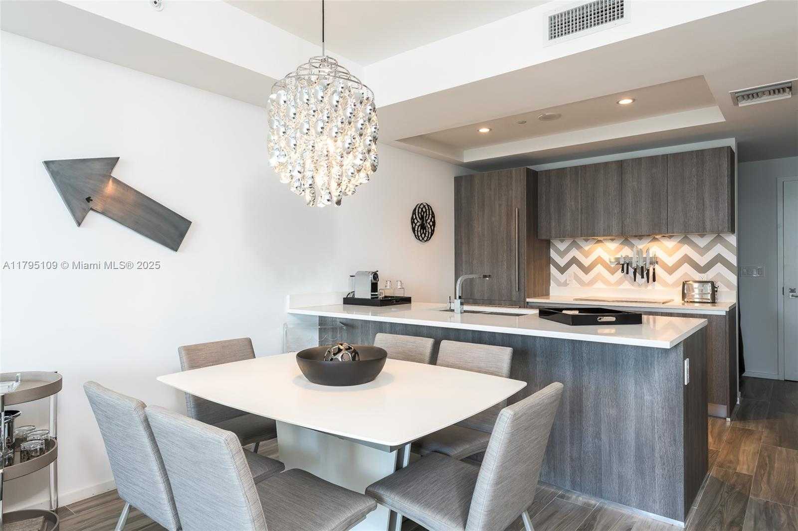 Small Image of 801 SOUTH MIAMI AVE #4302, Miami Number 9