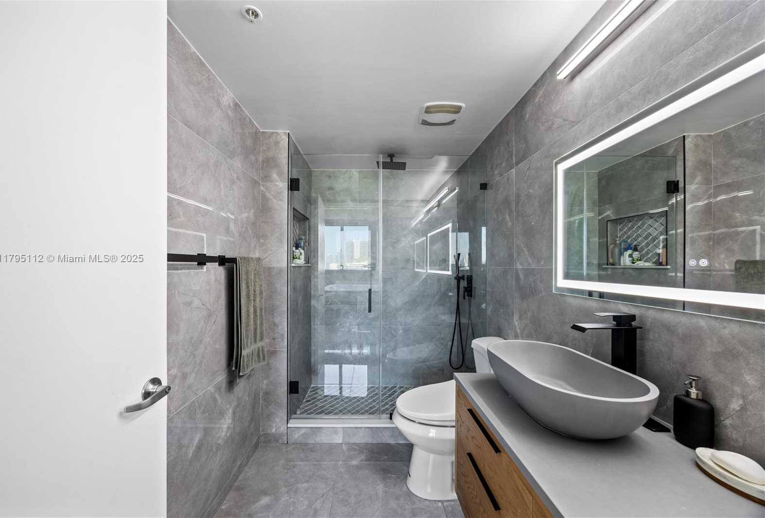 Small Image of 1861 NORTH WEST S RIVER DR #1507, Miami Number 21