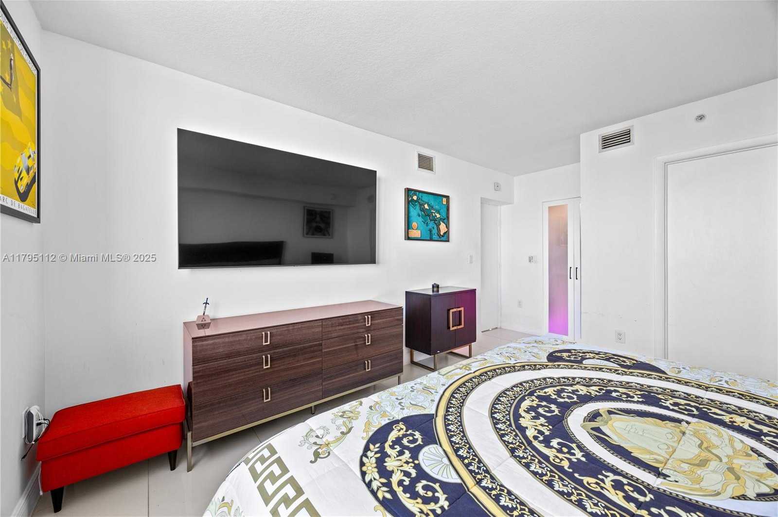 Small Image of 1861 NORTH WEST S RIVER DR #1507, Miami Number 25