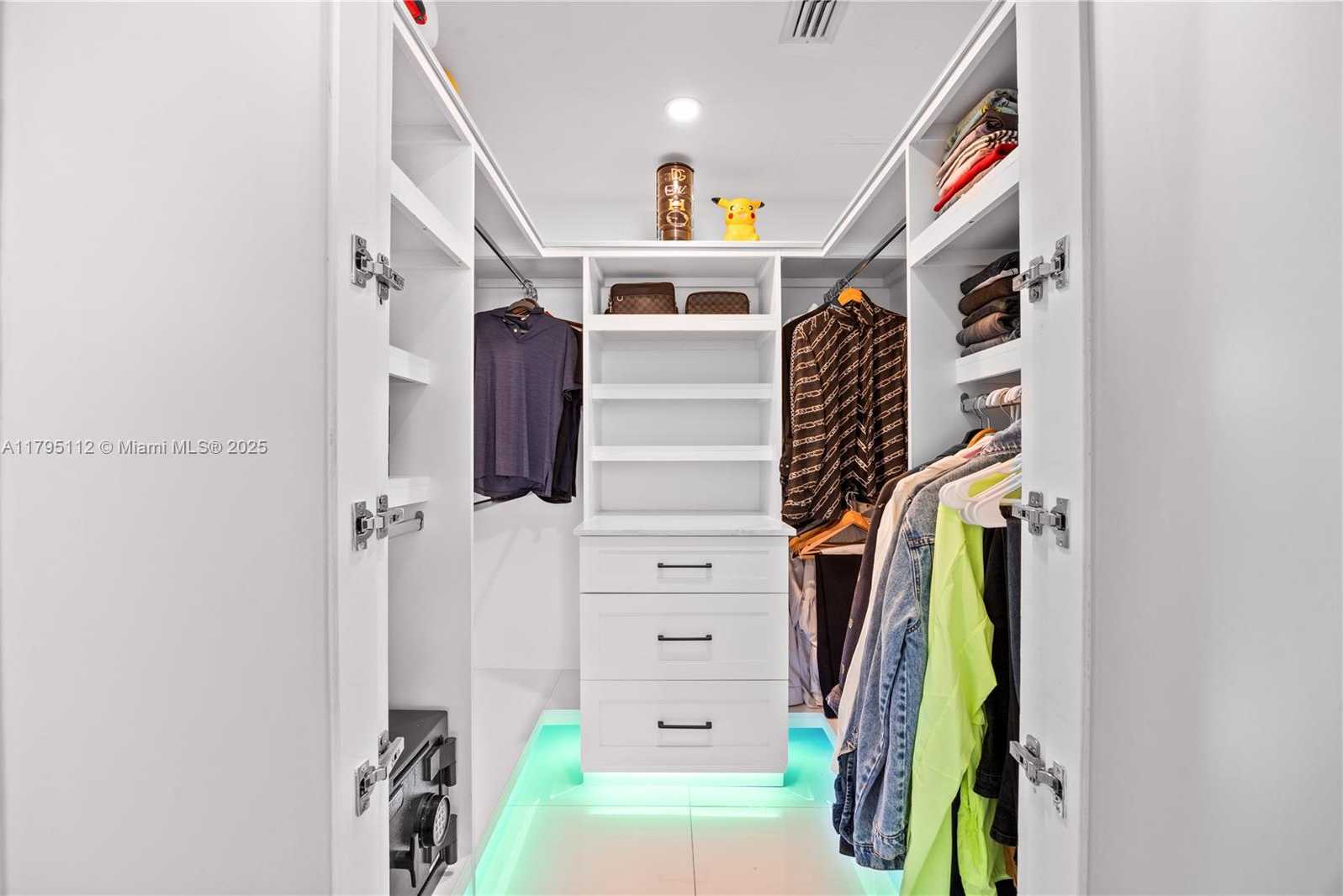 Small Image of 1861 NORTH WEST S RIVER DR #1507, Miami Number 26