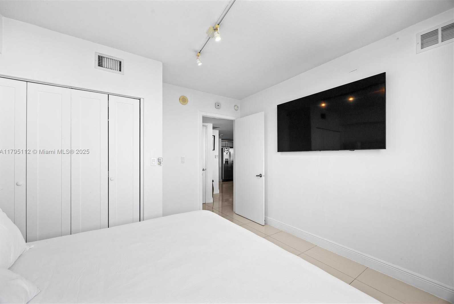 Small Image of 1861 NORTH WEST S RIVER DR #1507, Miami Number 34