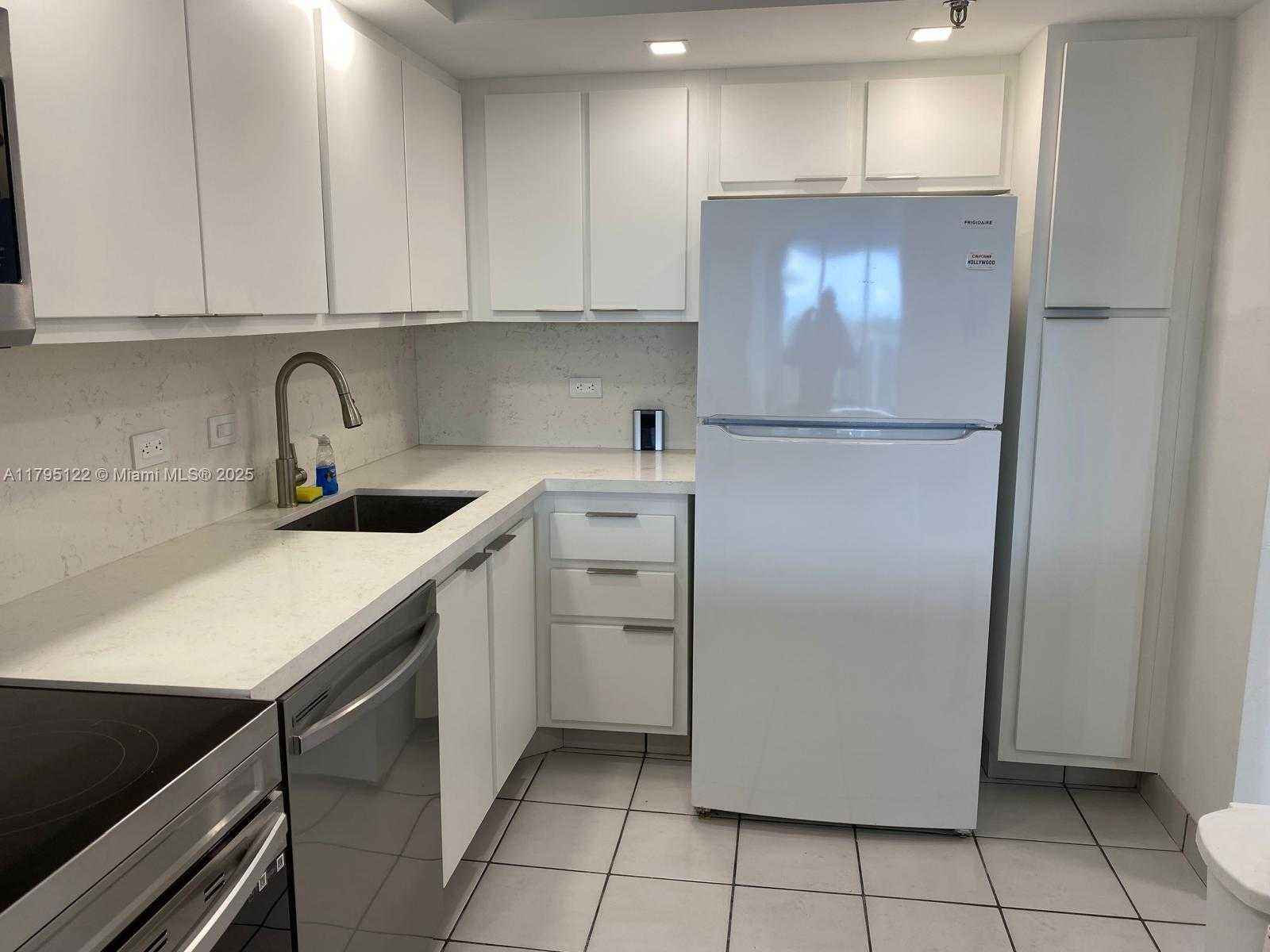 Small Image of 20515 EAST COUNTRY CLUB DR #649, Aventura Number 11