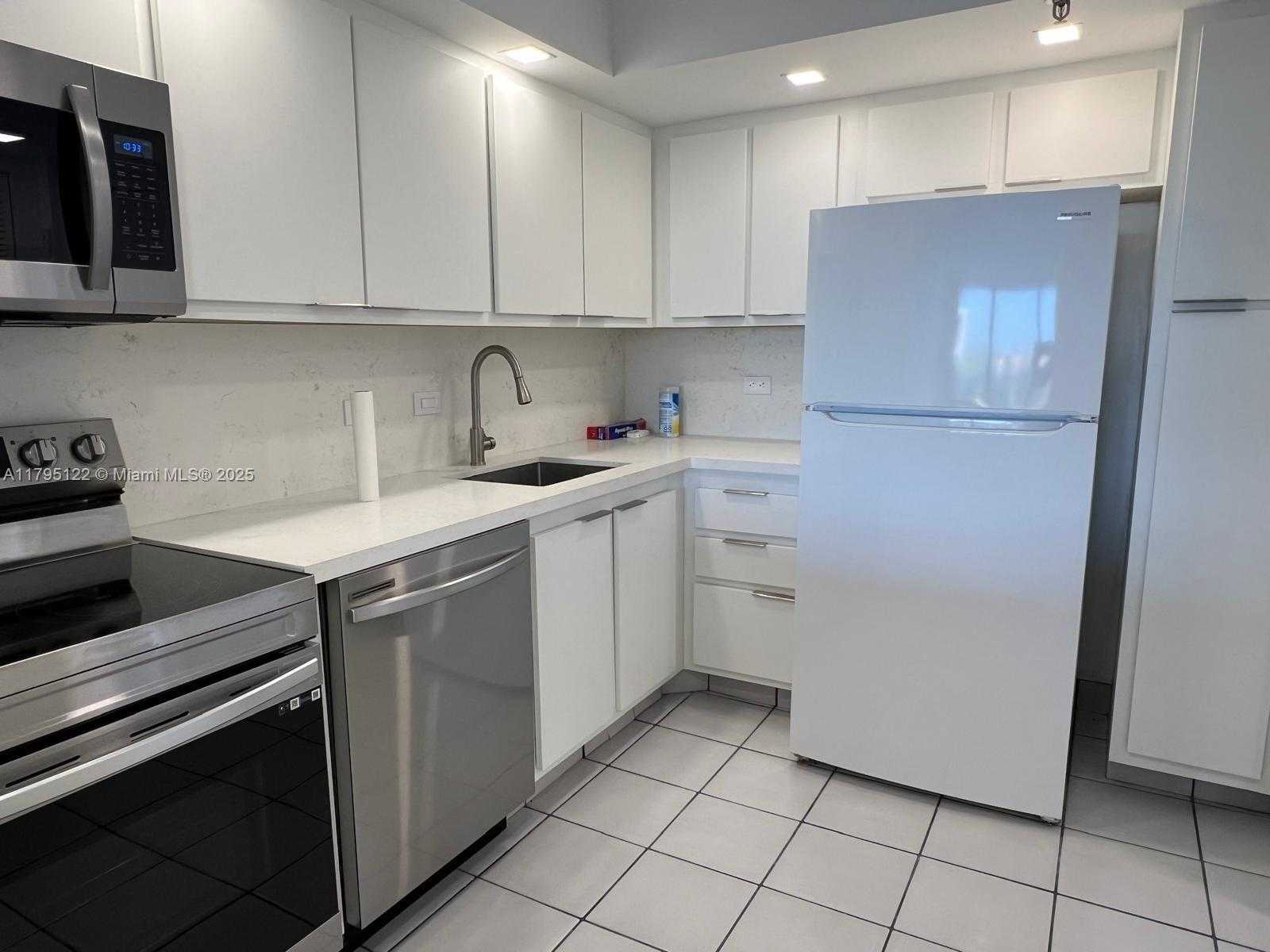 Small Image of 20515 EAST COUNTRY CLUB DR #649, Aventura Number 13