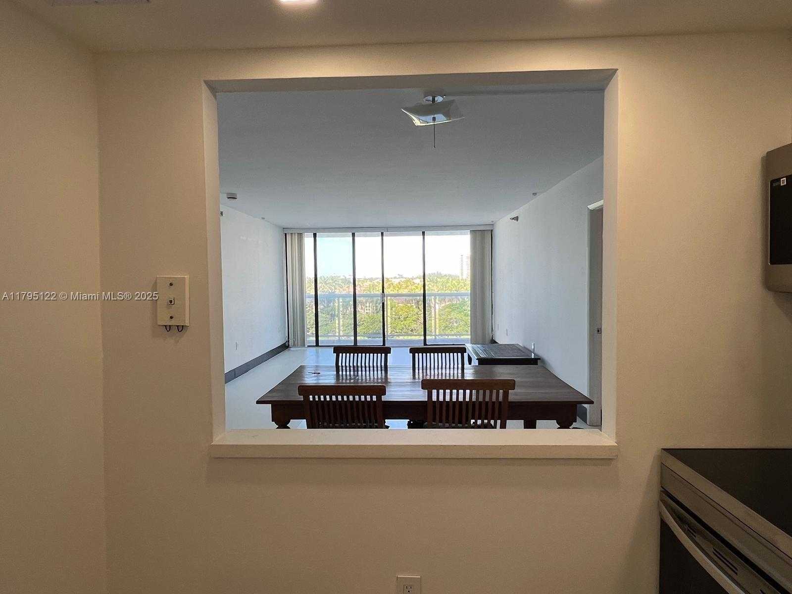 Small Image of 20515 EAST COUNTRY CLUB DR #649, Aventura Number 15
