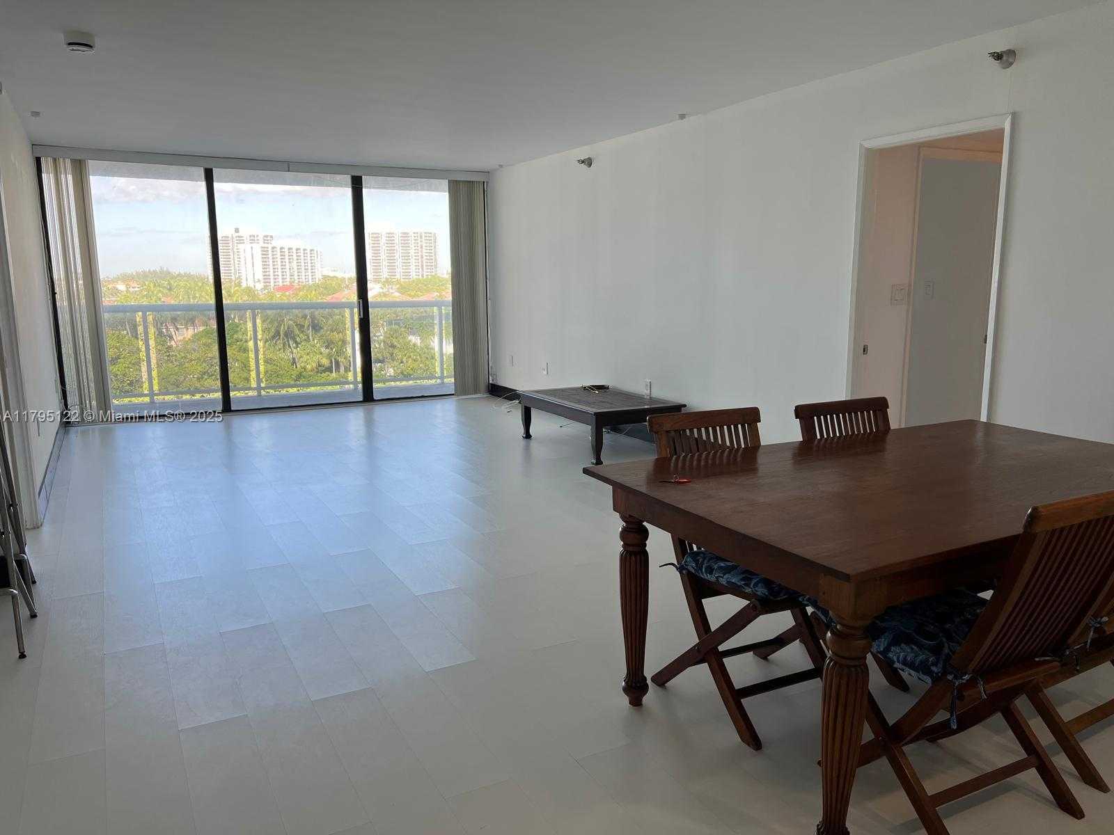 Small Image of 20515 EAST COUNTRY CLUB DR #649, Aventura Number 6