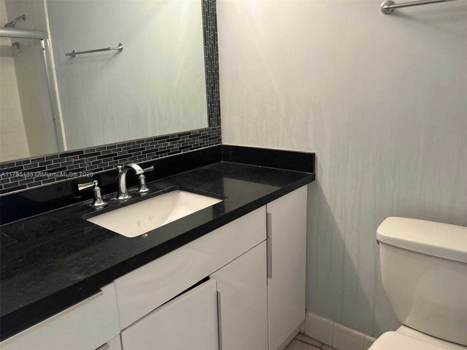 Small Image of 900 BAY DR #913, Miami Beach Number 10