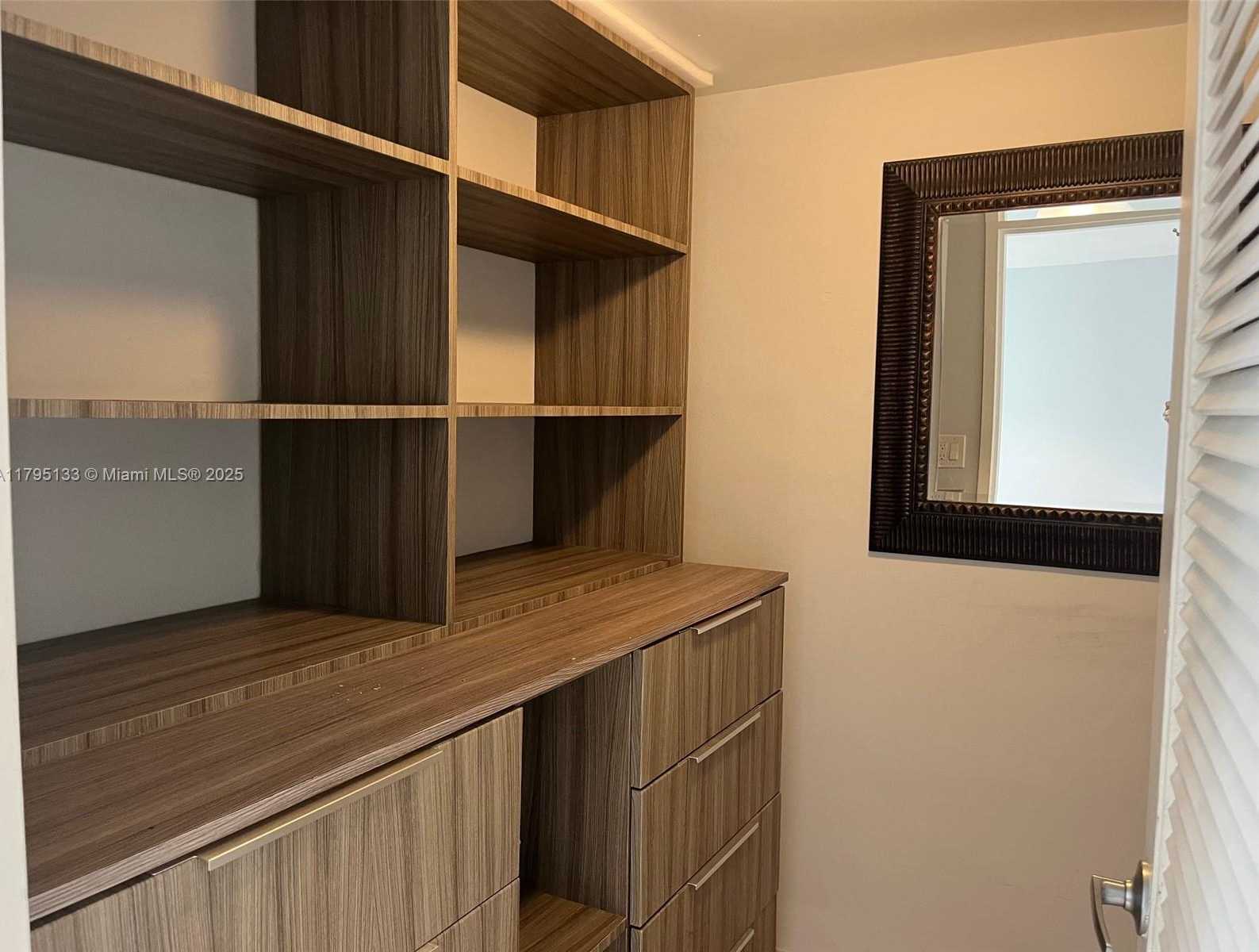 Small Image of 900 BAY DR #913, Miami Beach Number 12