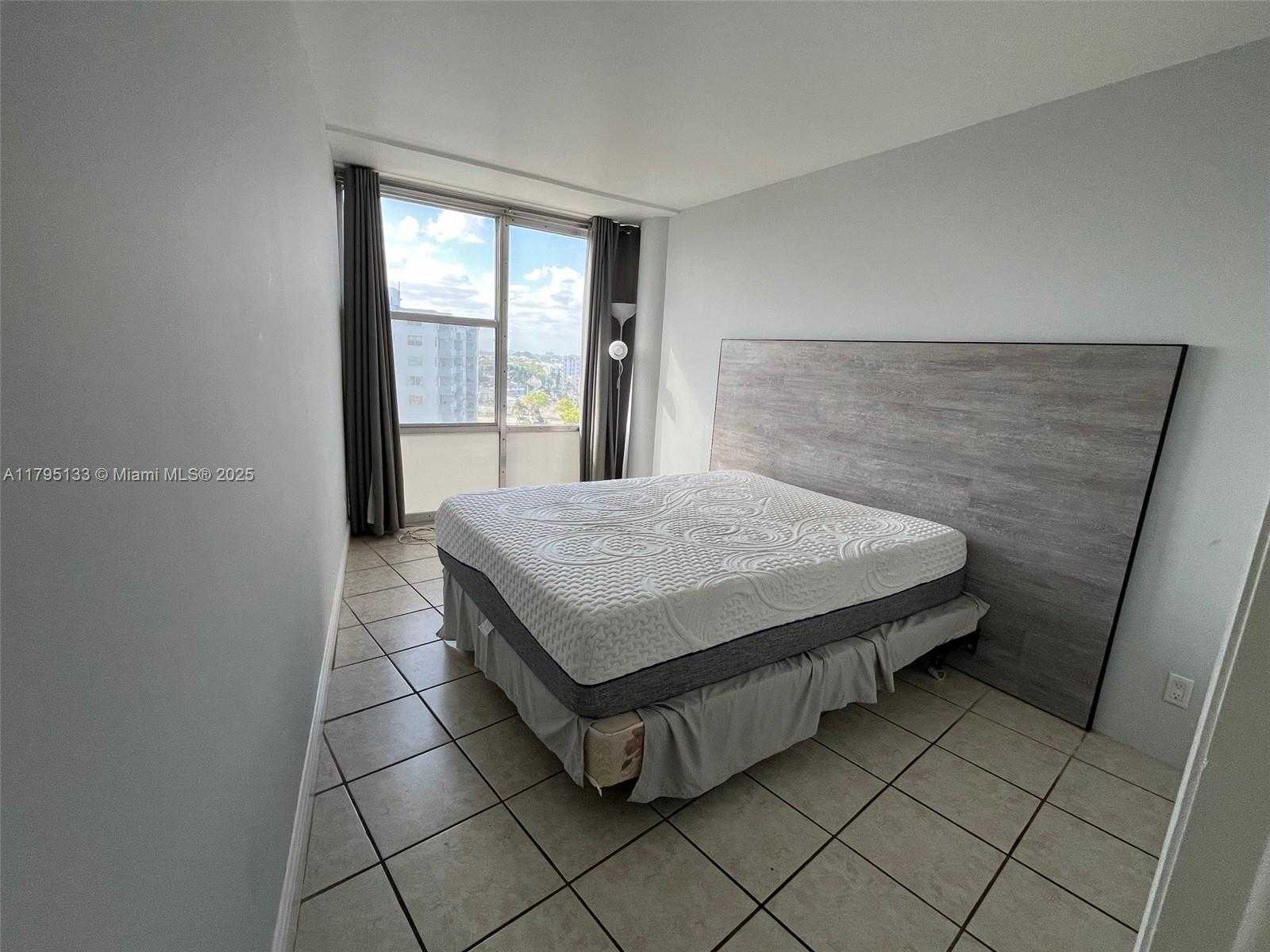 Small Image of 900 BAY DR #913, Miami Beach Number 14
