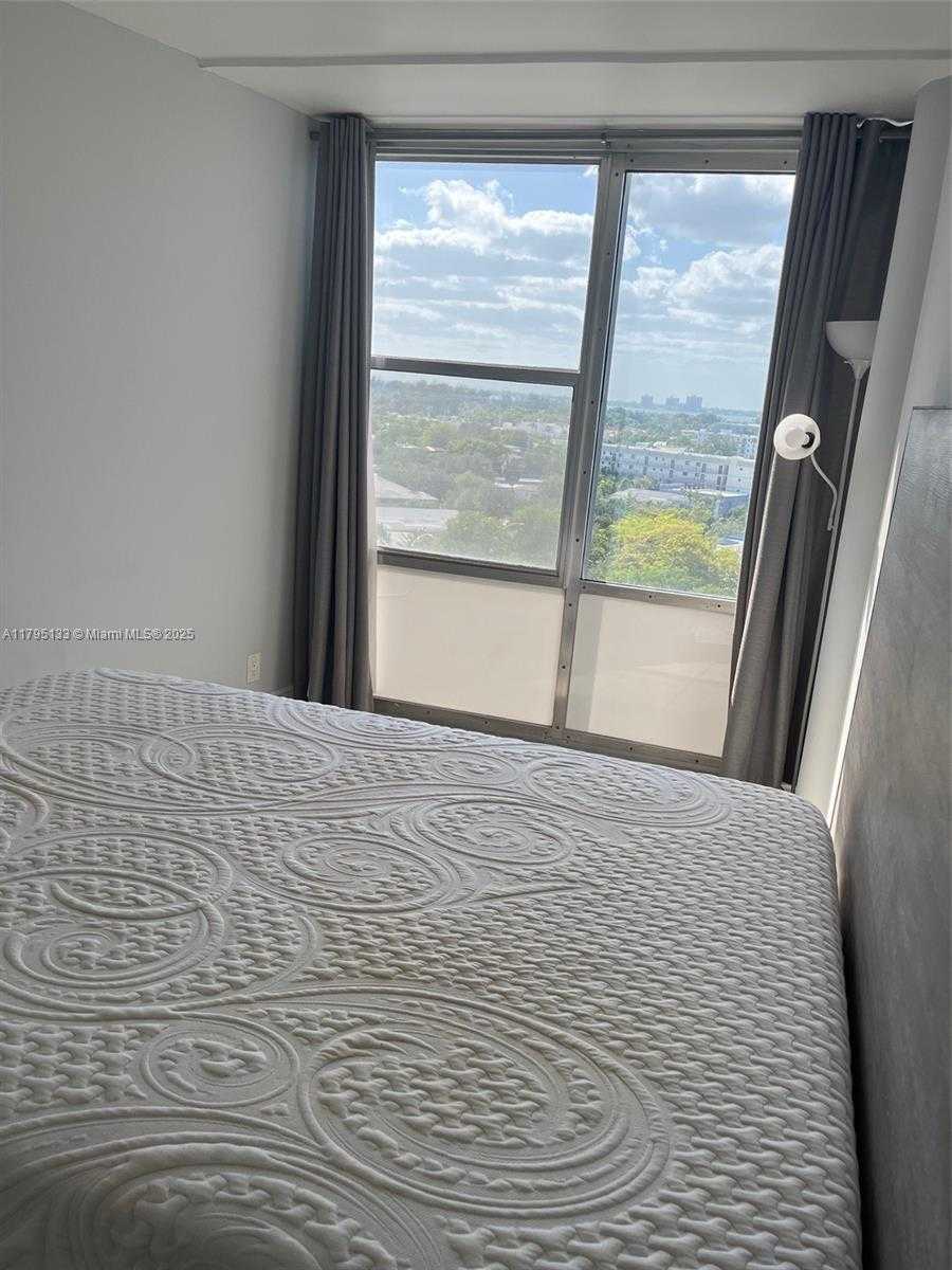Small Image of 900 BAY DR #913, Miami Beach Number 15