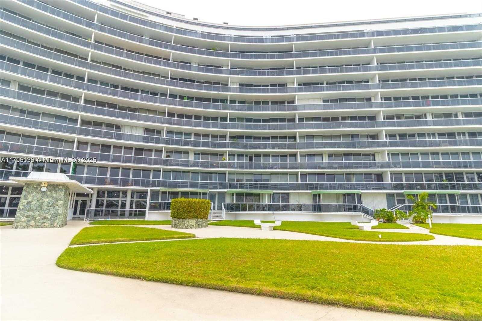 Small Image of 900 BAY DR #913, Miami Beach Number 36