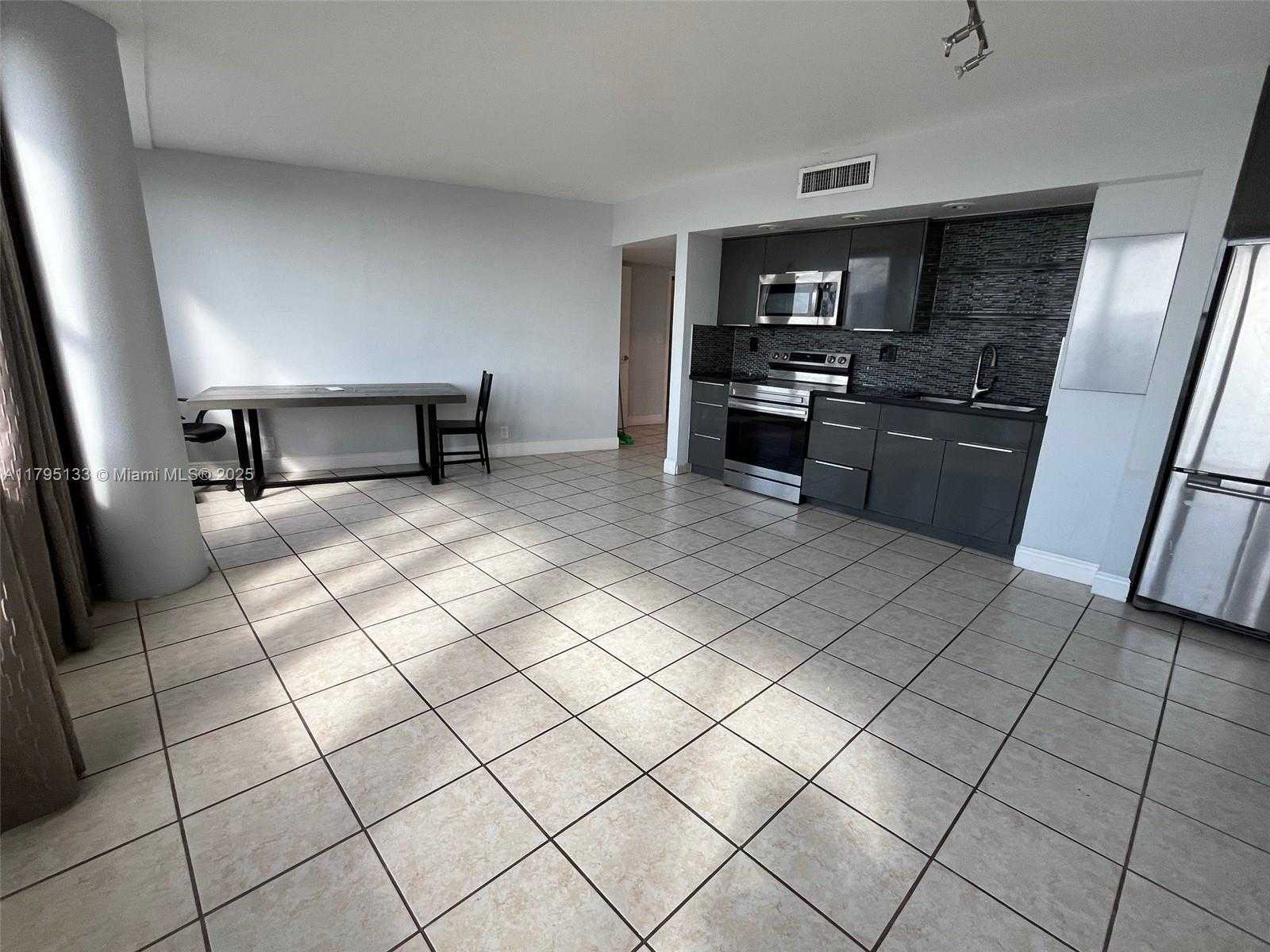 Small Image of 900 BAY DR #913, Miami Beach Number 5