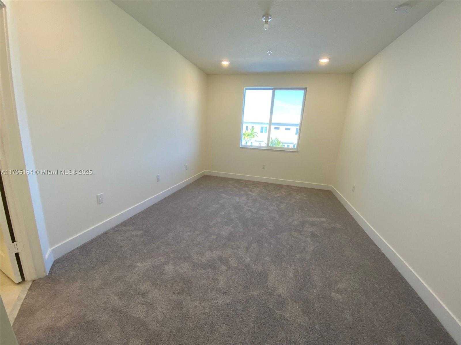 Small Image of 10250 NORTH WEST 66TH ST #103, Doral Number 10