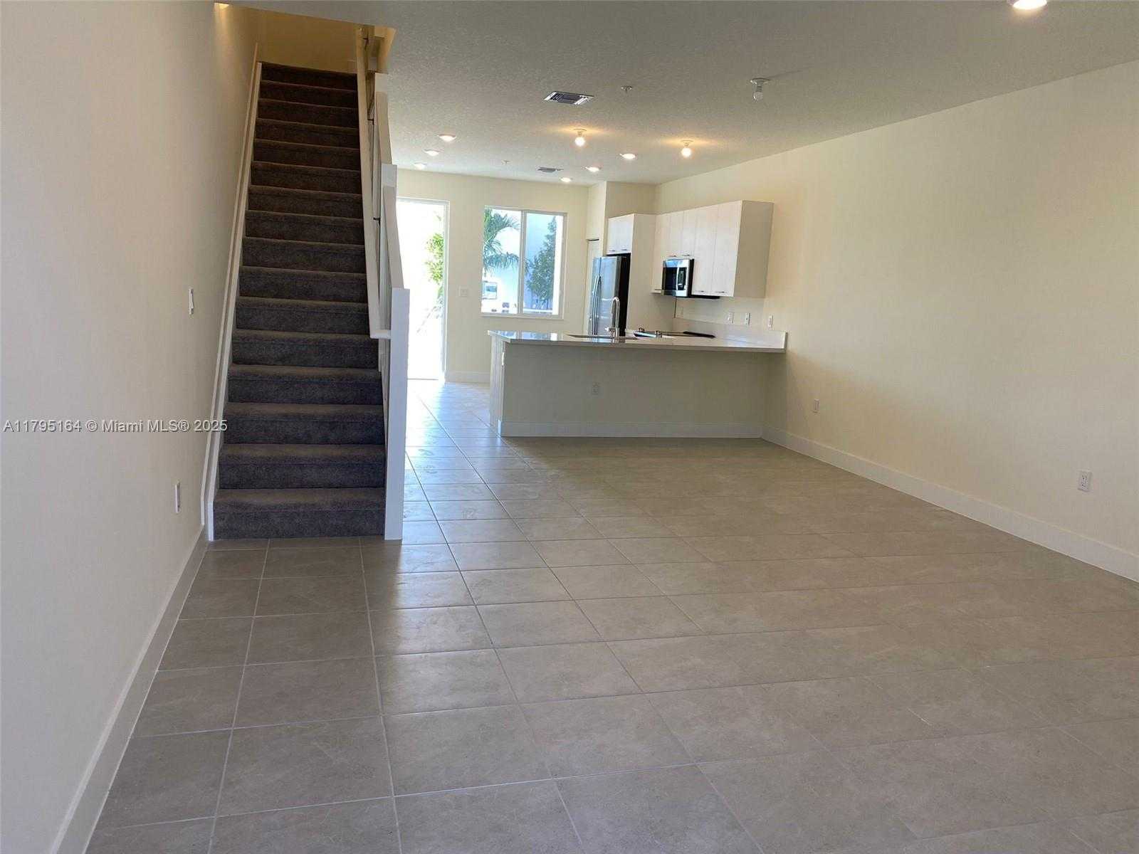 Small Image of 10250 NORTH WEST 66TH ST #103, Doral Number 7
