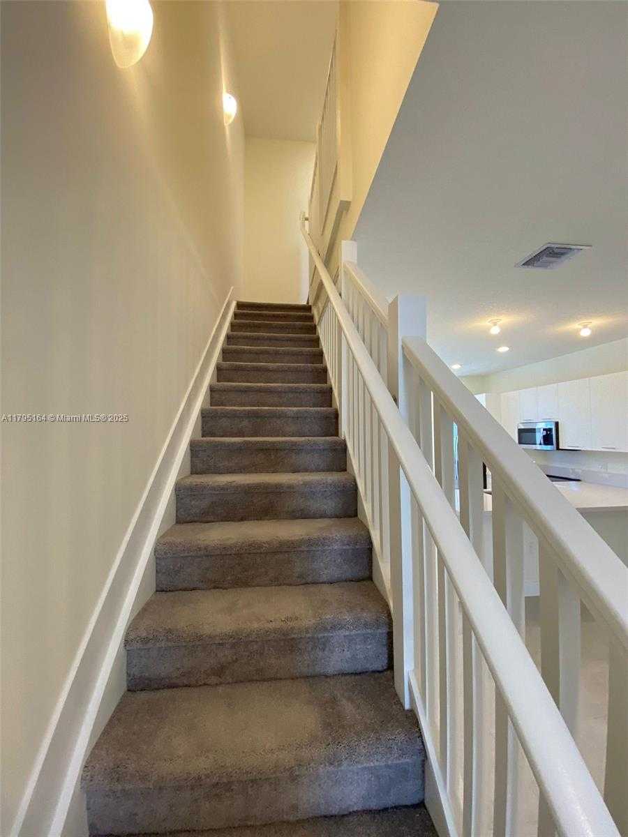Small Image of 10250 NORTH WEST 66TH ST #103, Doral Number 8