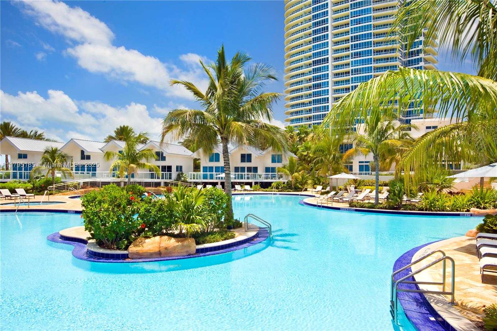 Small Image of 100 SOUTH POINTE DR #1803, Miami Beach Number 17