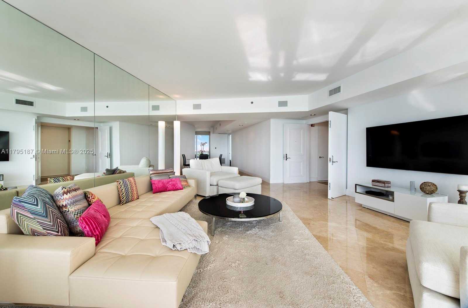 Small Image of 1000 SOUTH POINTE DR #1903, Miami Beach Number 13
