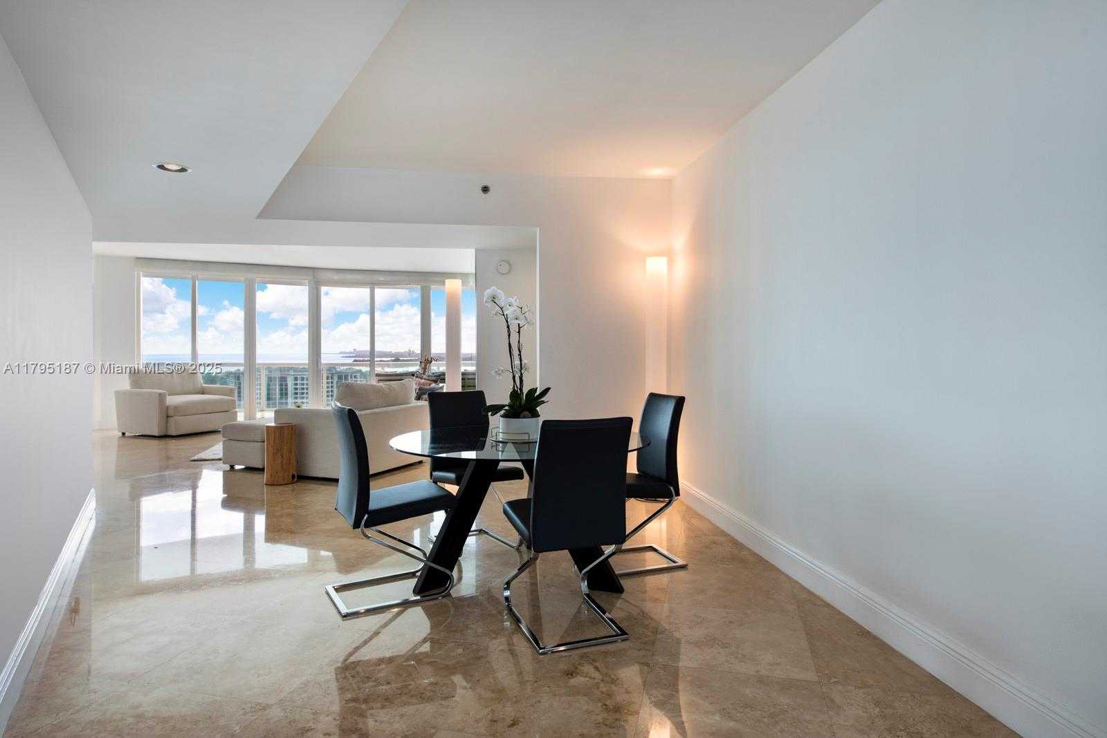 Small Image of 1000 SOUTH POINTE DR #1903, Miami Beach Number 14