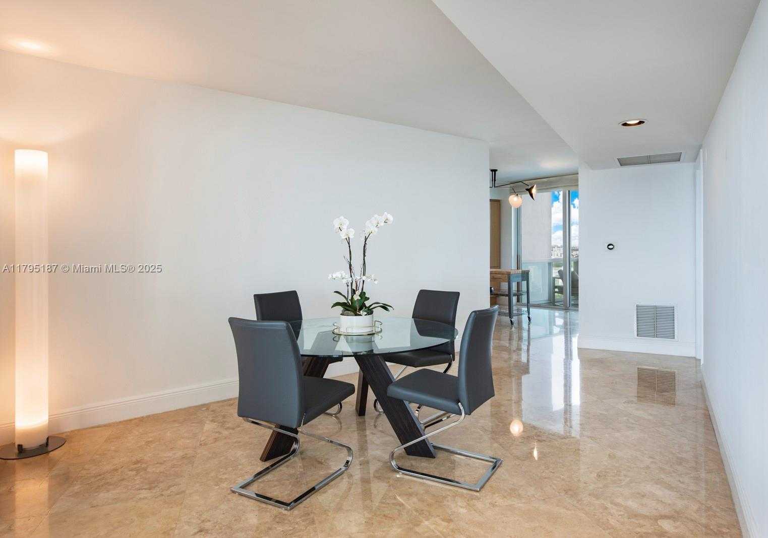 Small Image of 1000 SOUTH POINTE DR #1903, Miami Beach Number 15
