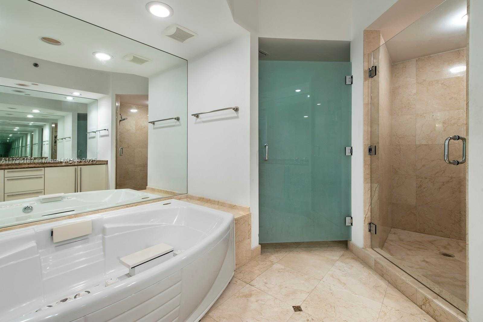 Small Image of 1000 SOUTH POINTE DR #1903, Miami Beach Number 23