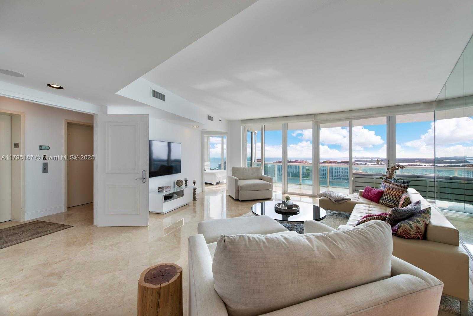 Small Image of 1000 SOUTH POINTE DR #1903, Miami Beach Number 6