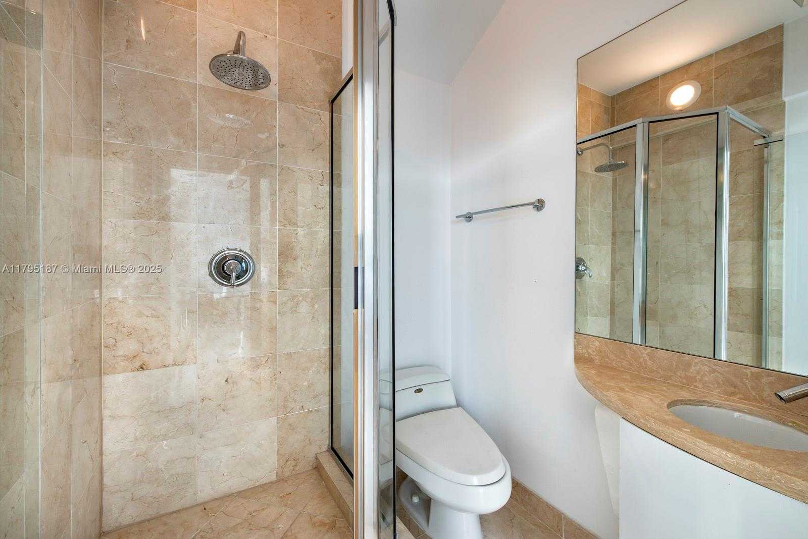 Small Image of 1000 SOUTH POINTE DR #1903, Miami Beach Number 9