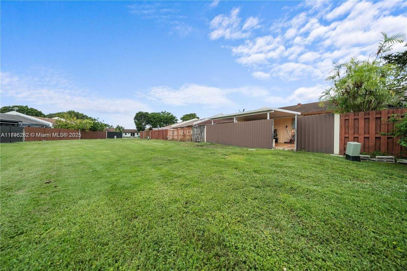 Small Image of 14054 SOUTH WEST 53RD TER, Miami Number 15