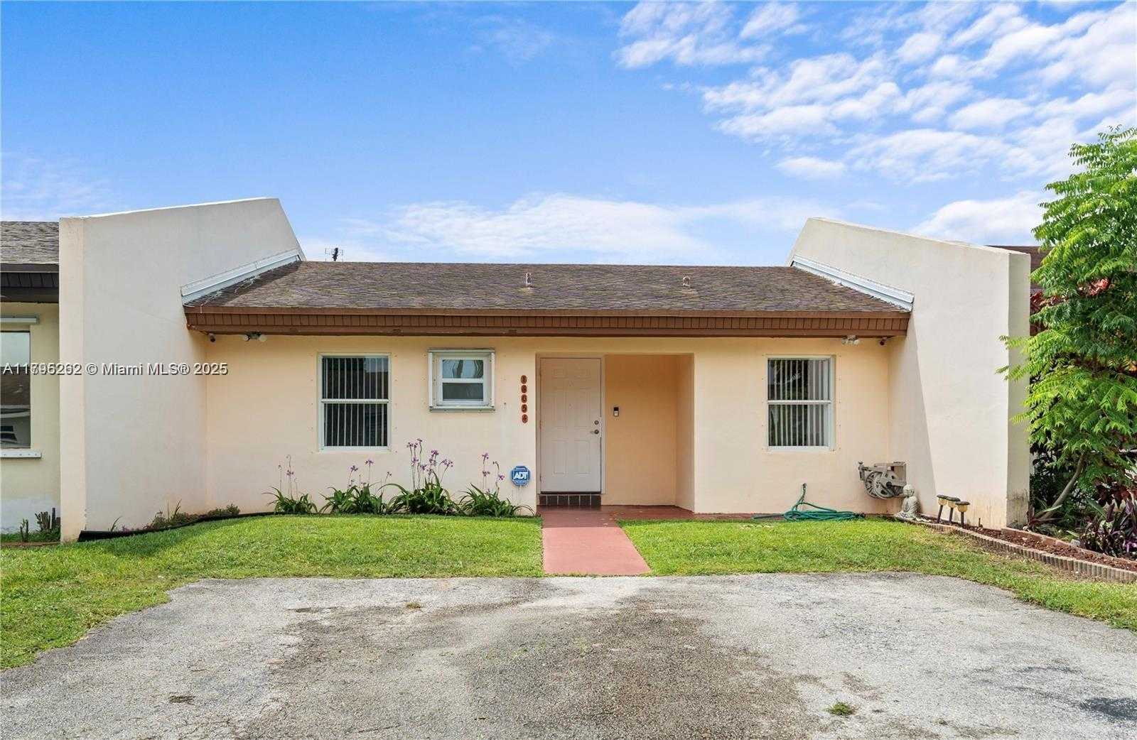 Small Image of 14054 SOUTH WEST 53RD TER, Miami Number 16