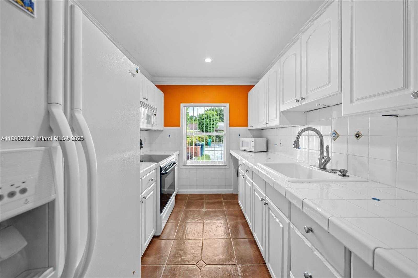 Small Image of 14054 SOUTH WEST 53RD TER, Miami Number 5