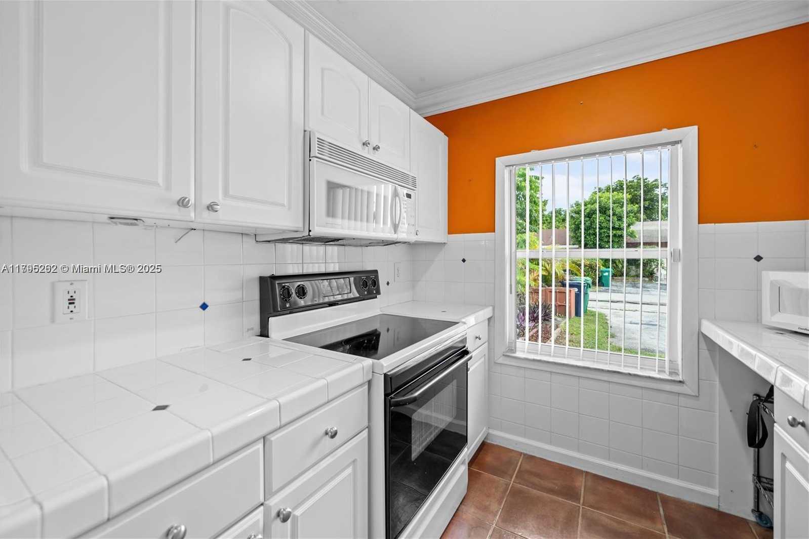 Small Image of 14054 SOUTH WEST 53RD TER, Miami Number 6