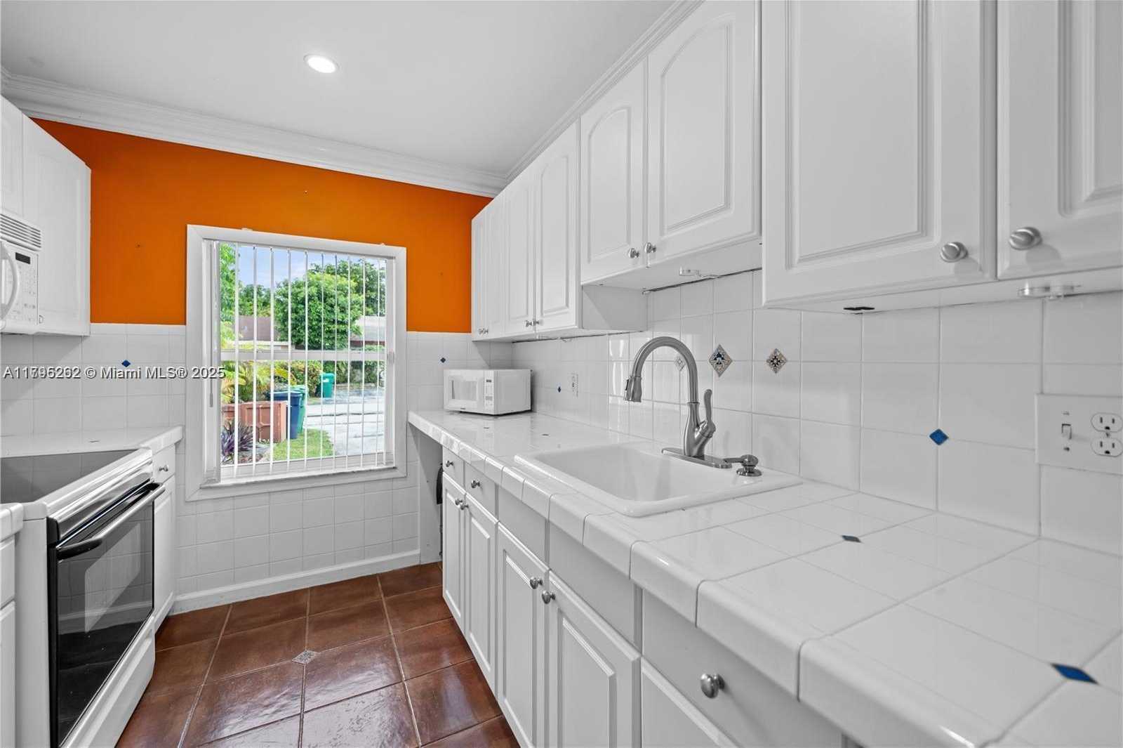 Small Image of 14054 SOUTH WEST 53RD TER, Miami Number 7