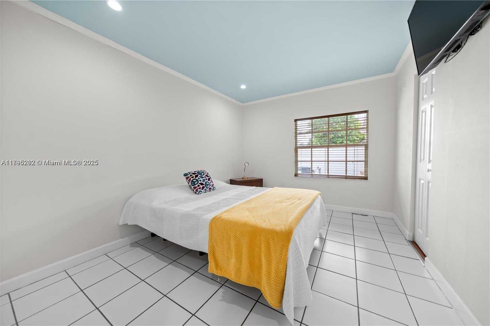 Small Image of 14054 SOUTH WEST 53RD TER, Miami Number 9