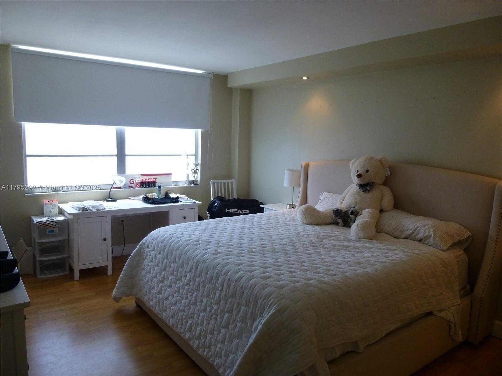 Small Image of 2801 NORTH EAST 183RD ST #1507W, Aventura Number 12