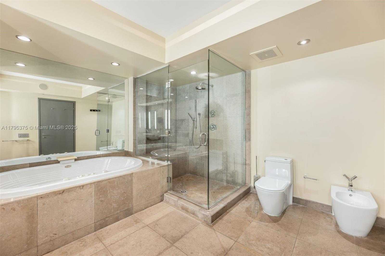 Small Image of 450 ALTON RD #2303, Miami Beach Number 12