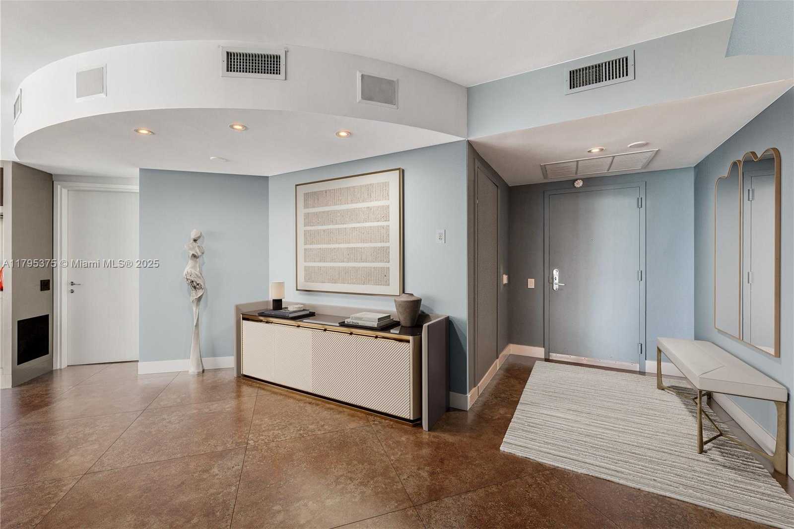 Small Image of 450 ALTON RD #2303, Miami Beach Number 15